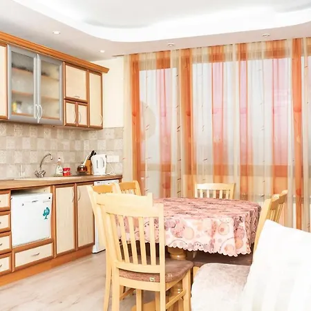 явор Apartamento *