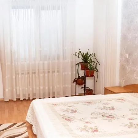 явор Apartamento *
