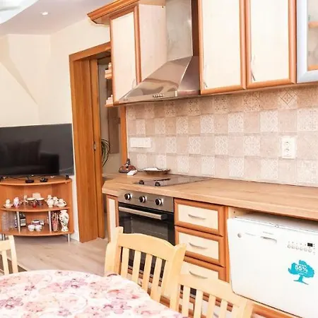 явор تريفنا